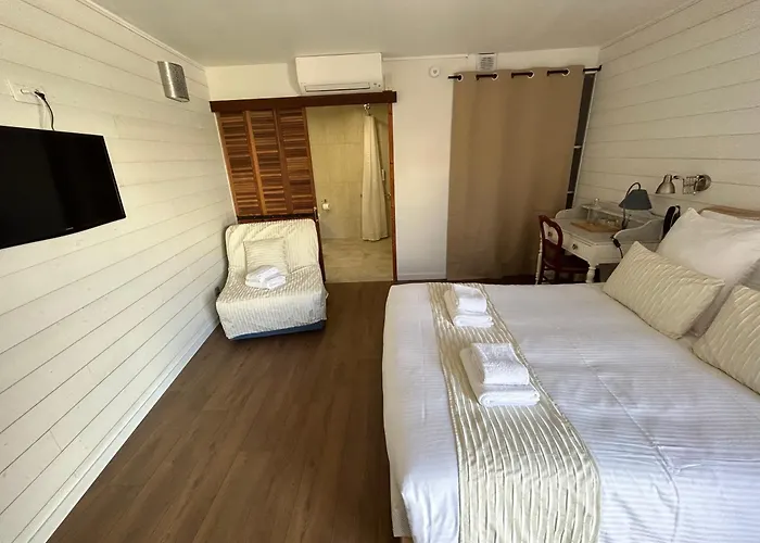 Logis Hotel De La Clape